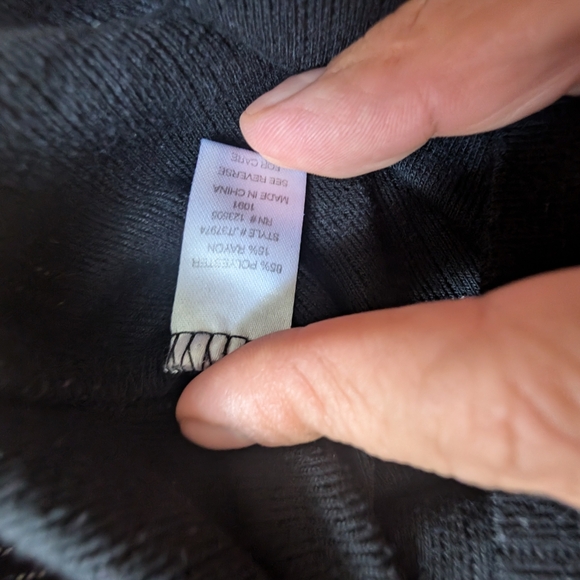 🎀$5 Elegant Black Short Sleeve Crop Top - Picture 3 of 3